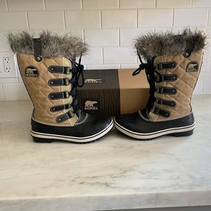 SOREL TOFINO CATE SNOW BOOTS